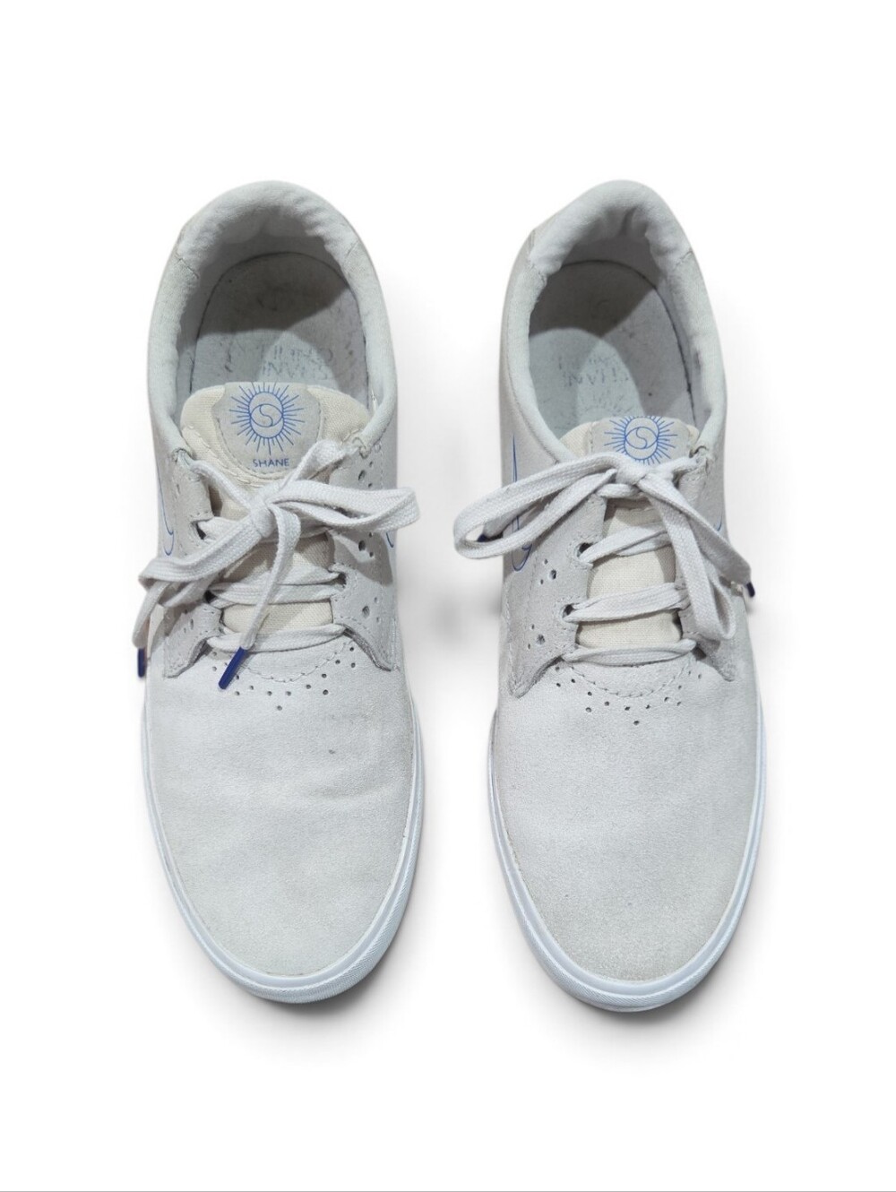 Nike SB Shane Men’s Low-Top Suede Sneakers in Light Gray with Blue Swoosh - Picture 3 of 8
